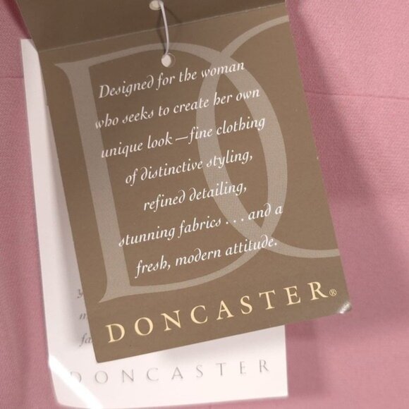 NWT DONCASTER Women's SILK Blend Top Tank Size 12 Slit‎ Side VNeck Style 152CM05 - Picture 9 of 11